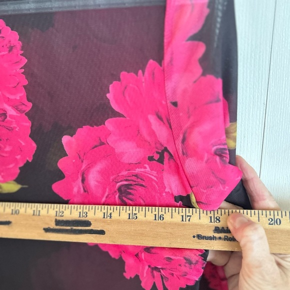 Mesh bodycon dress - Picture 8 of 9